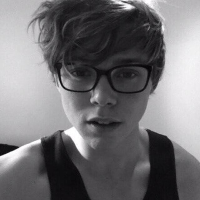 Nello, Meg, Ketchup, luv u forever. Ash è la mia demigod. Gaga is my queen, guai a chi la tratta male.