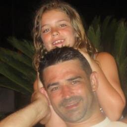 Personal account. Passionate about family and work-life balance, all things tech and AVFC!