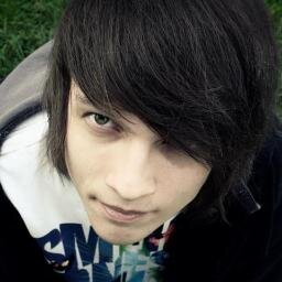 Kacper to 19-letni muzyk spełniający swoje marzenia. Pomóżmy mu w ich realizacji! Więcej o nim: http://t.co/vnnRvZtzwN