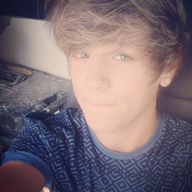 I got my eyes on you. You're everything that I see, I want your hot love and emotion endlessly @DanielJWorld From Brasil