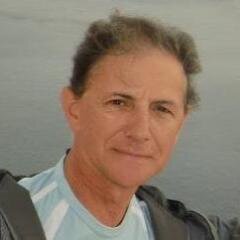 Ingeniero Civil , profesor universitario de UTN , coordinador  Ministerio Planeamiento; hincha millonario y patronato; velerista del CNP, caminante de la vida