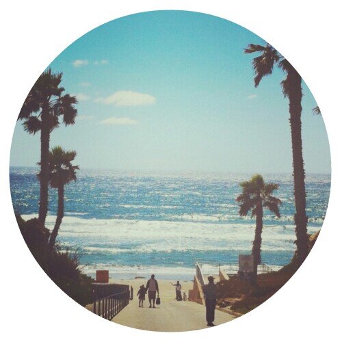 i give you a free follow cause you're amazing and beautiful and smart and worth it. SMILE, BE HAPPY. I LOVE YOU.