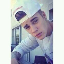 YOU JUST GOT A FREE FOLLOW FROM @avonsmainstar FOLLOW THAT ACC FOR A INSTANT FOLLOW BACK! (: