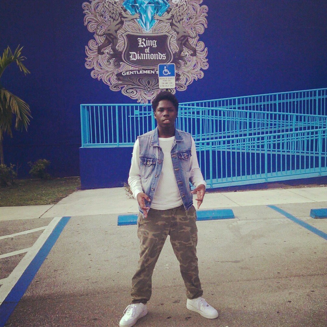 R.i.p Mom , i Love Youu . Father First . Kesey . Fellsmere , FL . #Basketball . #GatorNation #TeamBillion . #LiveHouseLife . #MoneyAffiliated_$$$
