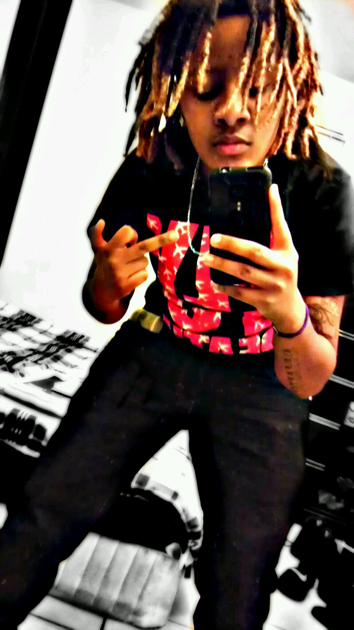 Following my dreams, suggest yu do the same. #TeamLesbian #TeamDreadHead #C/O2013 Anything yu wanna kno DM me
