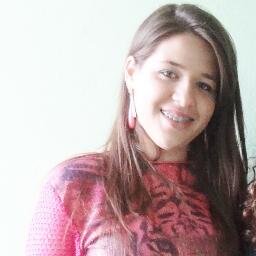 ''Feliz é aquele que faz os outros sorrirem sem pedir nada em troca''