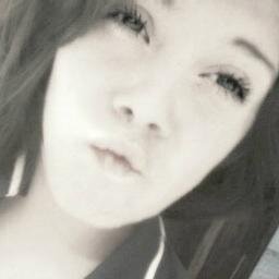 FOLLOW BACK . #SIGUEMEYTESIGO , SI ME SIGUES DEJAME UNA MENCION