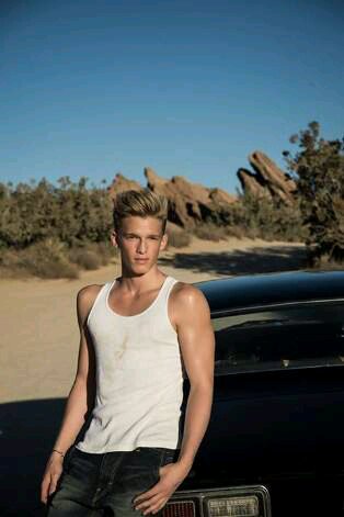 Our goal: that @CodySimpson notice his Guatemalan Angels :) Live. Laugh. Simpsonize ♥ Follow our personals @TatianaChajon & @Gaby_0rtiz #TEAMFOLLOWBACK