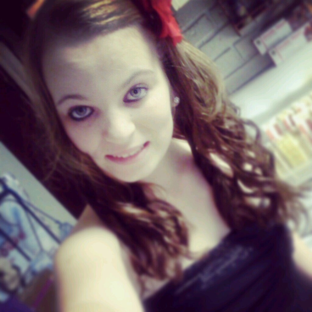 kik: makennamarie0801 instagram: makennawindsor0801 snapchat: makenna0801