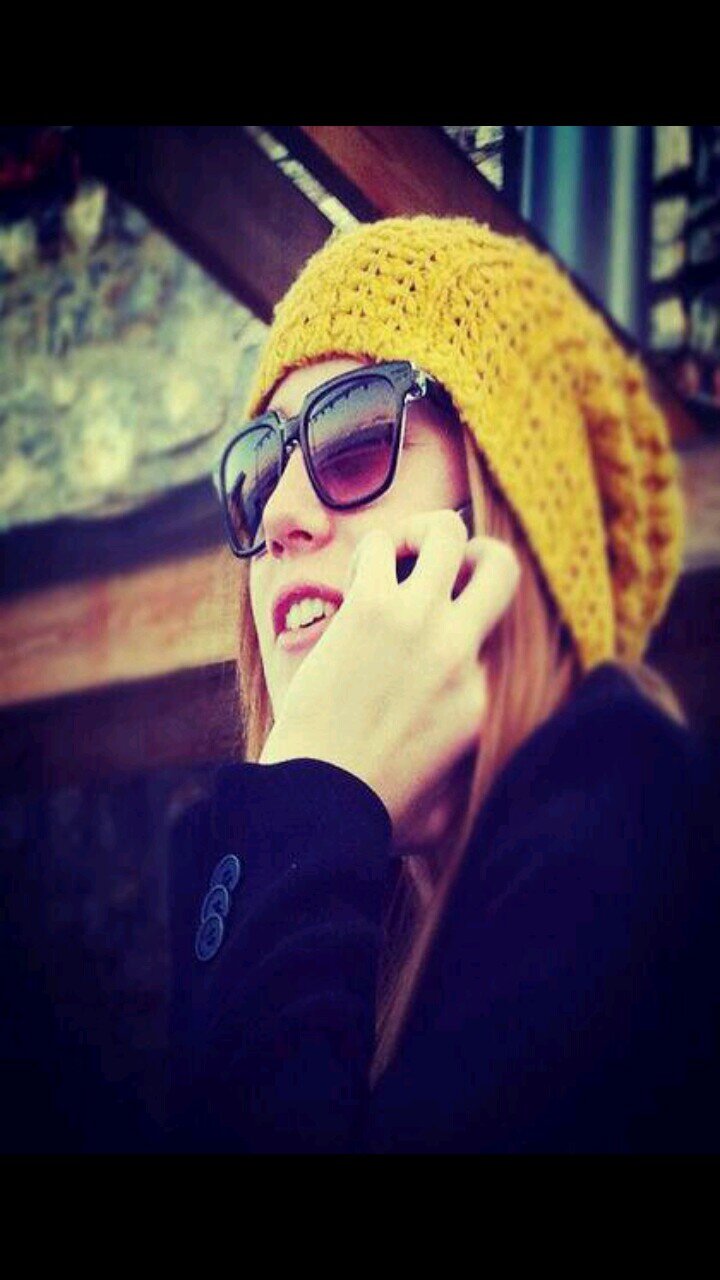 ‏أخبريني بأي ثمن يشترى بقائك في حياتي وأي ثمن ذلك اللذي يبقيك معي ♥ ? @Sarah_k_lov