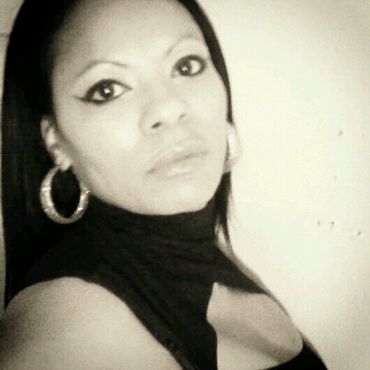 karena_jones's profile picture. 