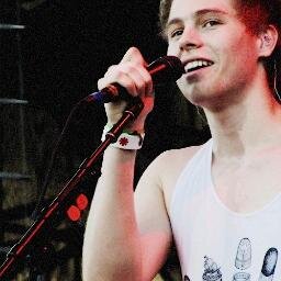 follow @boobiecalum to keep this free follow :-)