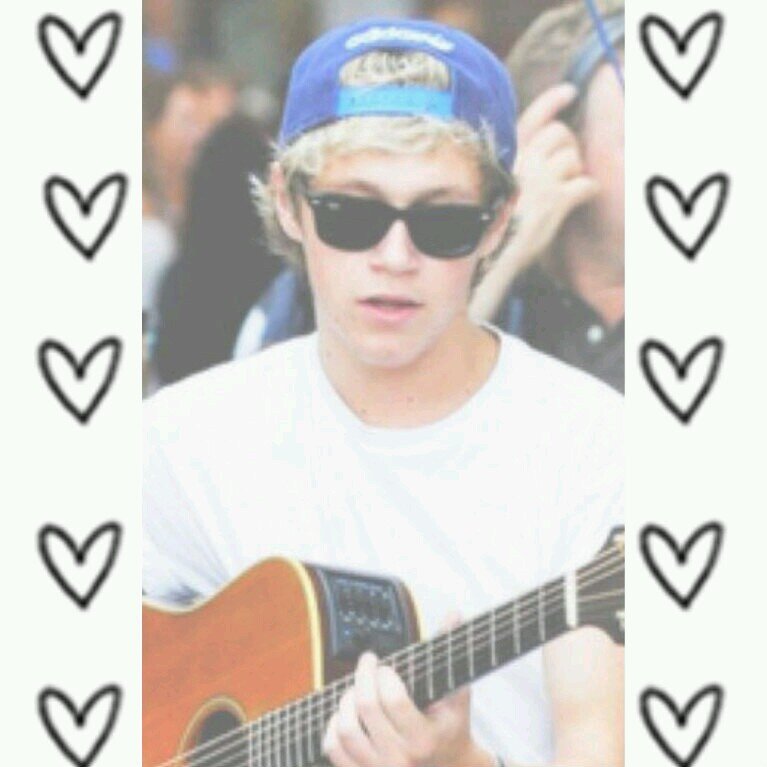 follow @lauraaacx because she gave you a free follow and yeah. ily♥