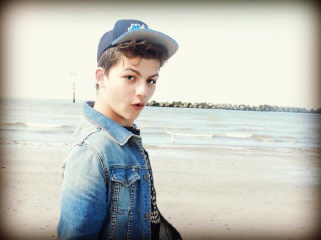 Names Jude. I'm 15 single and looking. I want adopted parents so feel free to claim me as your son. I'd be happy!