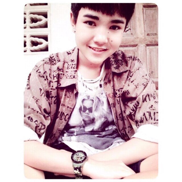 มีความสุขทุกครั้งที่เจอหน้าเธออ