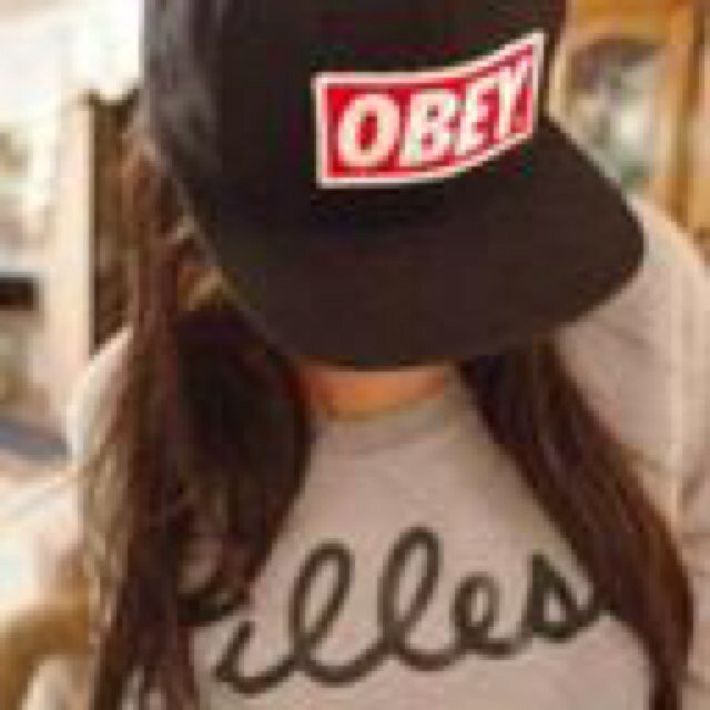 shitlezbrossay's profile picture. Just a fellow lezbro tellin' it how it is! #TeamLezbro