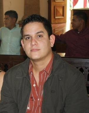 MSc en Gerencia Empresarial; Lcdo. En Admon. Mención Rec. Mat. y Fin.