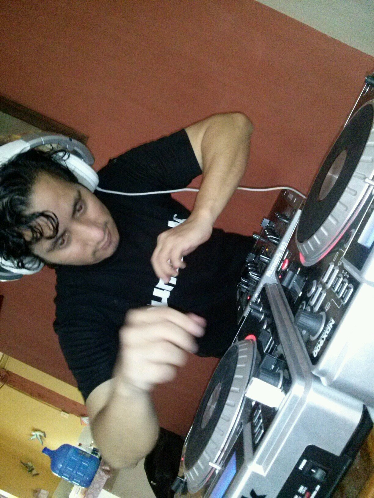 Djey - Producer : EDM, Progressive, Techno, Trance, House Music ... Remixer  .... Mashup