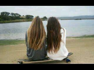 inesGF98's profile picture. 