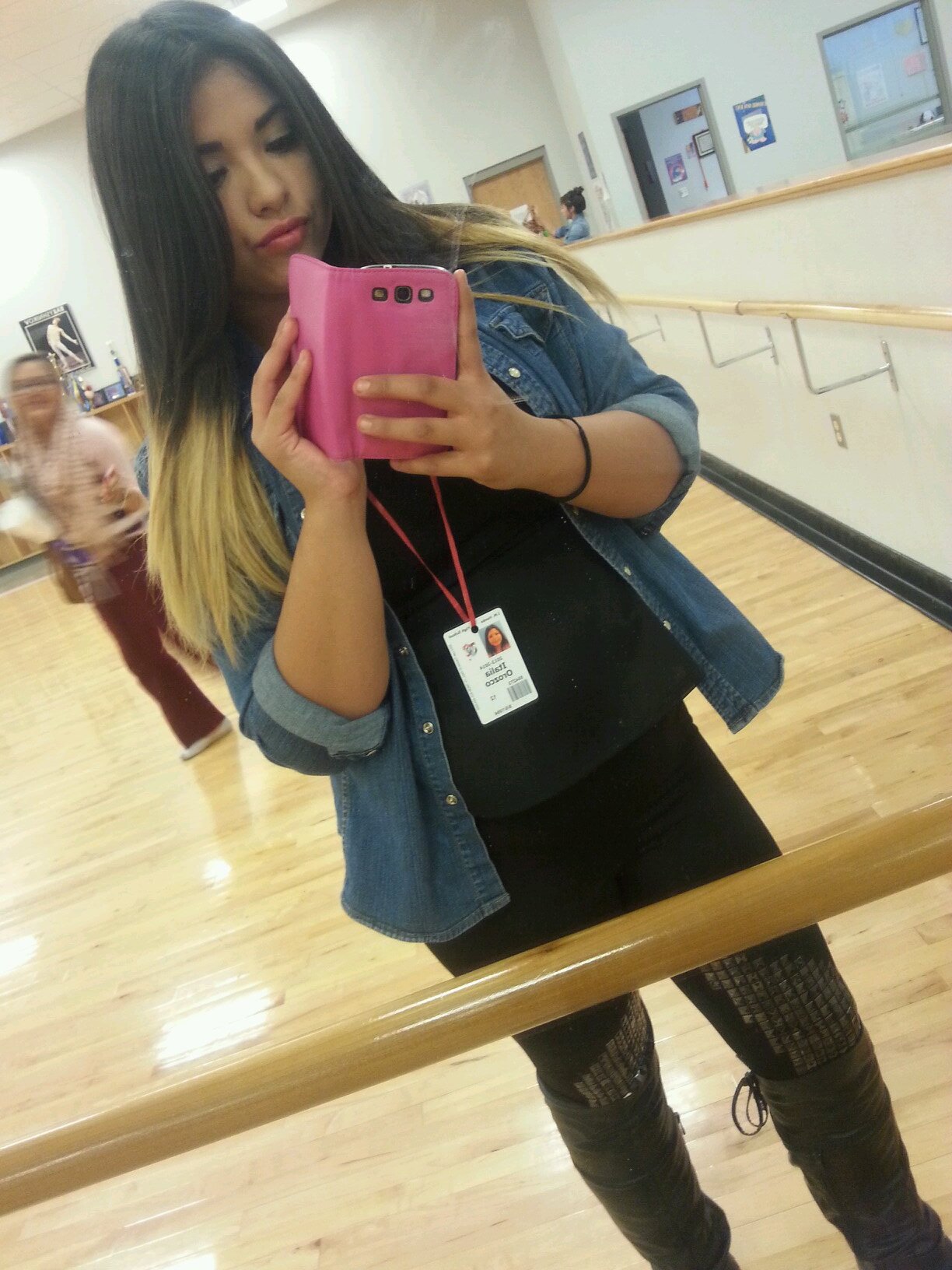 a guy that always hurts the girl that love is a pussy (:follow me on Instagram @itaaliah