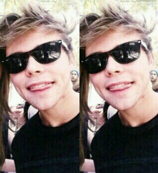 food, wifi and (boy)bands keep me going
