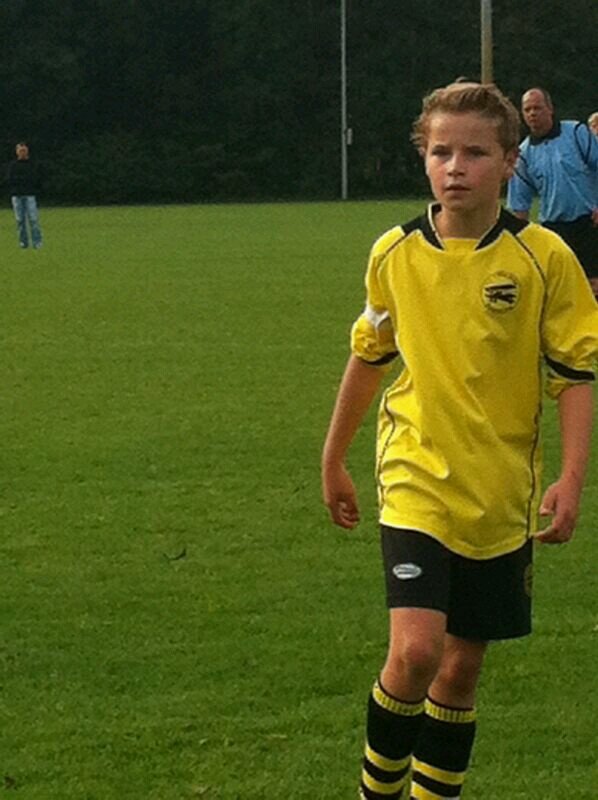 HET NIEUWE EEMLAND, vrienden FEAT voetbal enzo. NR9 BARCAA/REAL facebook @MARTIE_2001