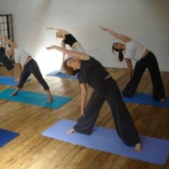 LizzyFlippit's profile picture. Theatrical, Gardening Yogi and Wine loving, Balhamite