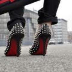 Holaa! Este es un  twitter dedicado a la moda y a nuestro blog :  http://t.co/1jyllLj6Xx   

                          NY,USA