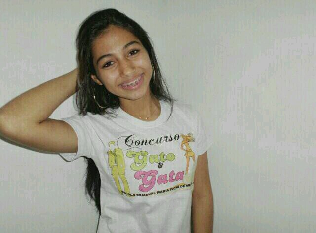 Menina boba, meiga, engraçada, enfim.. segue aí pra saber ^^
#followme and followyou