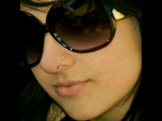 أنا اسمي نوف عمري 18