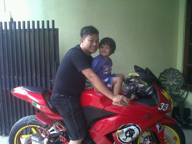 Poenk_q's profile picture. 