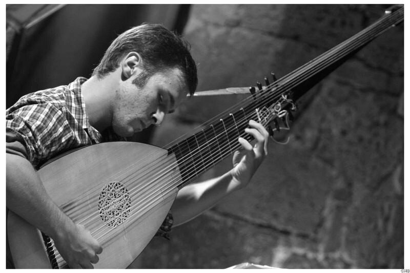 Freelance Lute, Theorbo and Baroque Guitar Player