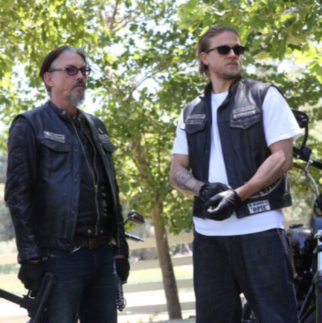 Fan page with photos an Sons of Anarchy President and V. President Just a big fan of SOA