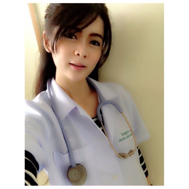 BB PIN: 2116B3FE. ขี้เล่น ขี้เหงา ขี้อ้อน ขี้เอาใจ. คุยได้เค้าไม่หยิ่งน่า ฟลอโร่มาฟลอโร่กลับหมดจ้า ^^ #