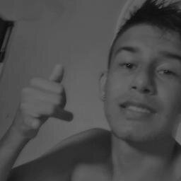''Não estou diferente, apenas cansei de tratar como prioridade quem me trata como opção.'' ;P