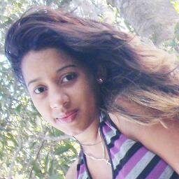 Garotaa  coom personalidade, ciumente & qq nãao liga neem um poucoo  paraa oqq vc pensaa..
    Facebook :  http://t.co/UxUmAw67