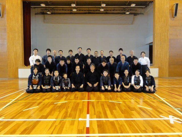 ただのオッサンです。格好よくないし、偉くもない、ついでにお金もない。でも、家族と友人を愛してます。(*^^*)