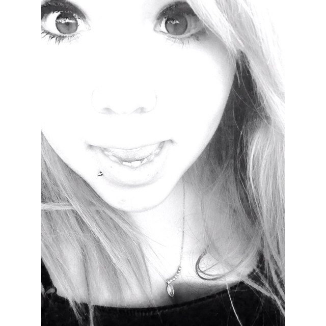 Fuck EVERYBODY! Smoke weed cuuhs ;* Follow me (;