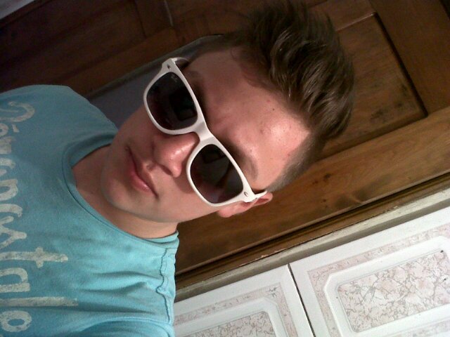 Soy una persona muy amigable super buena onda me gusta molestar BB pin: 29C44072
