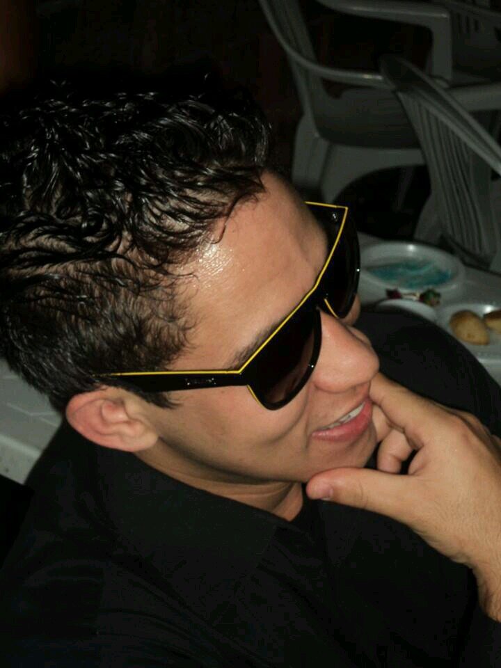 Sou ADM, curto uma boa música e sair com os amigos