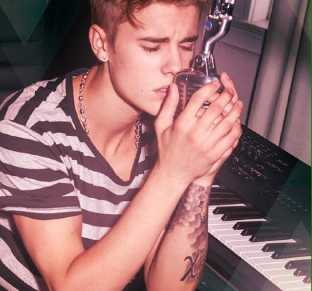 I'm just a crazy Girl,who fall in love with @osnapitzlisax3 (♥) Justin Bieber,One Direction,Miley Cyrus and Demi Lovato