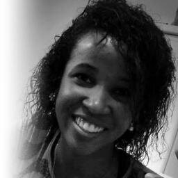 Filha de Deus,amiga,meiga,sorridente, e fã assumida do Chris Brown.