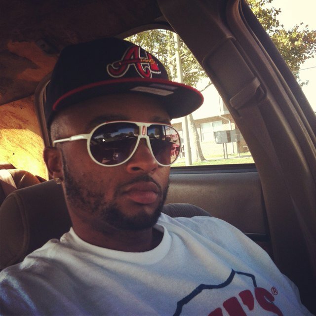 I'm new to the twitter world so follow me and I'll show love back!!!