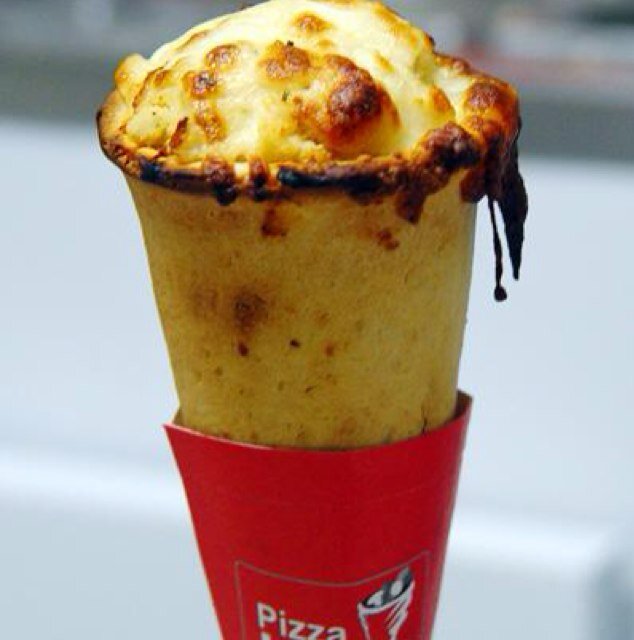 Chegando com um novo conceito em comer bem, pizzas e empadas em forma de cone com variados sabores. Além
de sanduíches naturais, integrais e doces.