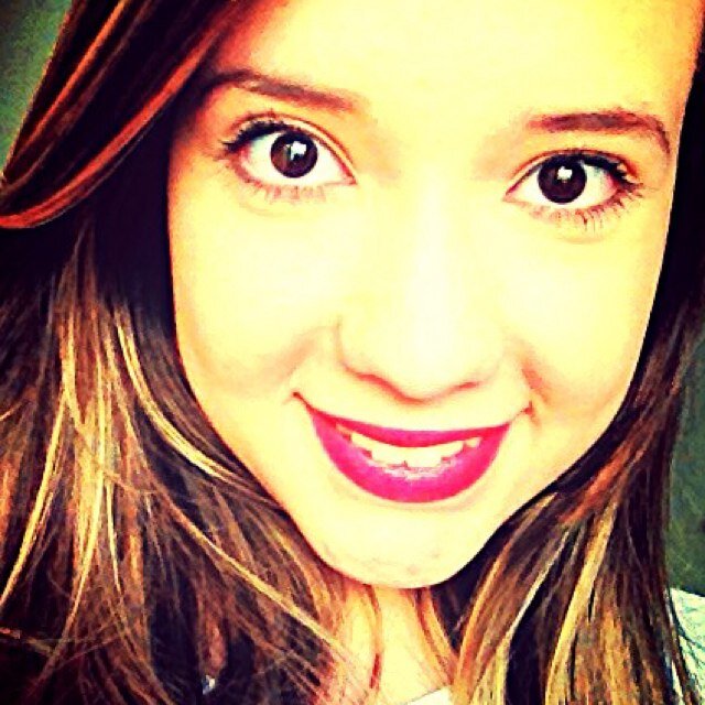 Não mude, amadureça. Não discuta, ignore. Não diga, faça. Não chore, sorria. Não desista, tente.
love do @bieeelcampos ♥
http://t.co/0JOBMVDZ