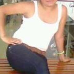 zoi una persona buena honda! ke le gusta bailar cantar skuxar musiika? i tmbn me gusta hacer reir a las personas kn mi idiotez