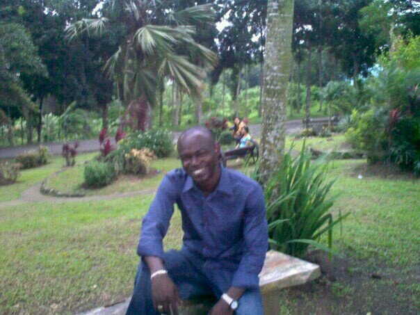 azabu17's profile picture. 