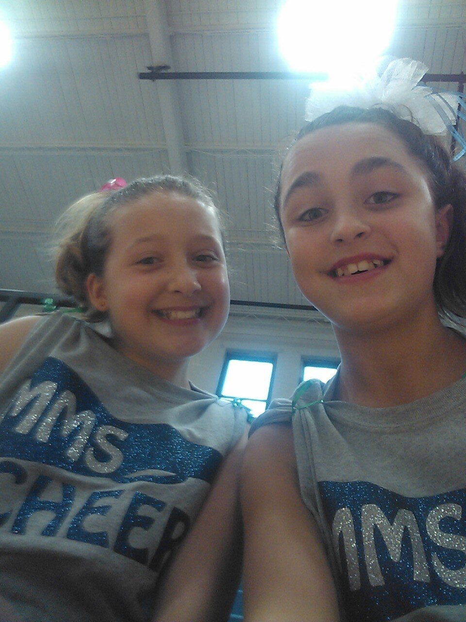 Hey it's Brianna :) Follow the cutest chick (: #single #like #a #pringle #and #im #ready #to #mingle #giants #cowboys #football #cheer #kbyee