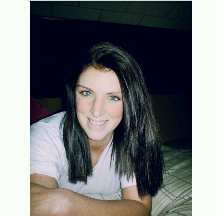 ambermeghan3990's profile picture. just a small town girl, living in a lonely world