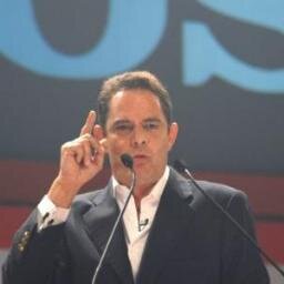 Por una Colombia mejor Vargas Lleras presidente- Cuenta no oficial, pero con esta se siente el apoyo Antioqueño.